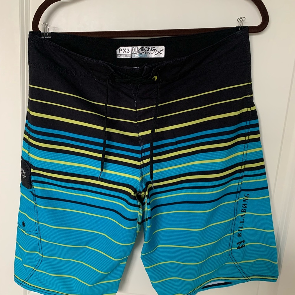 Billabong Platinum X board shorts Size 32